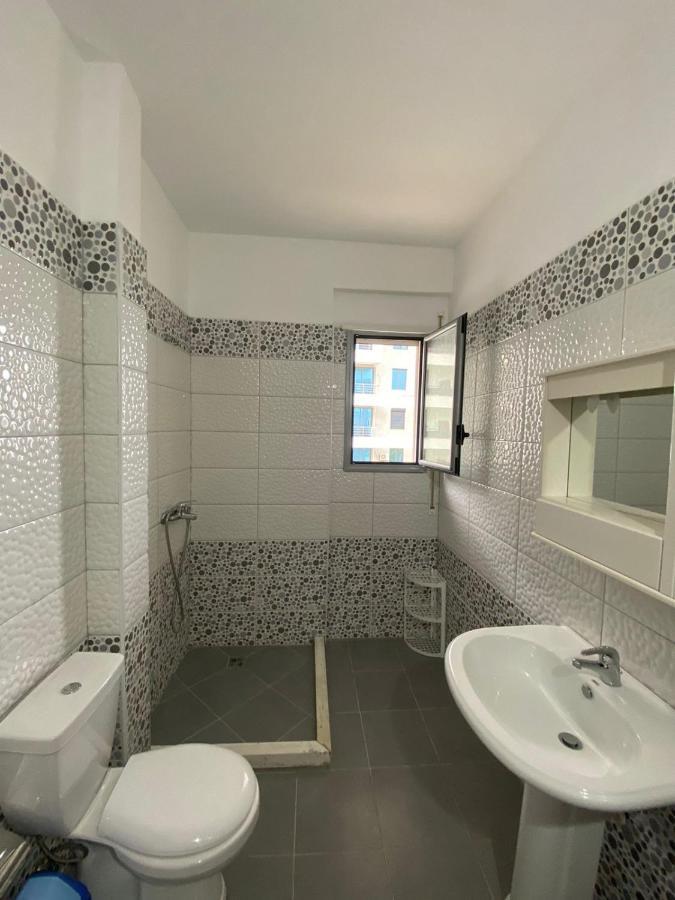 Vlora'S Apartment Buitenkant foto