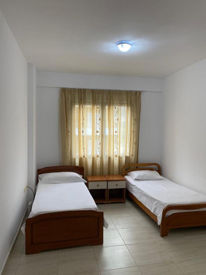 Vlora'S Apartment Buitenkant foto